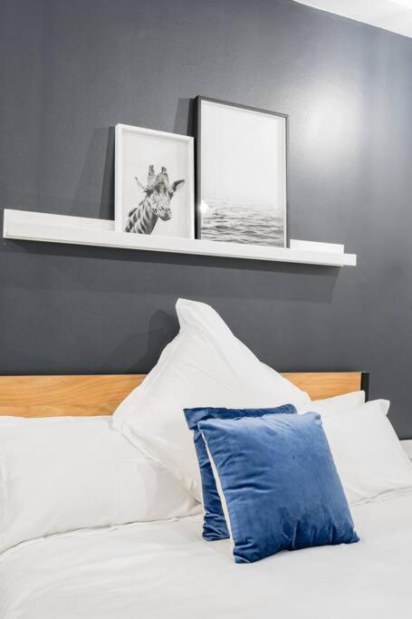 Smart Modern Living In Iconic Building In A Prime Location *