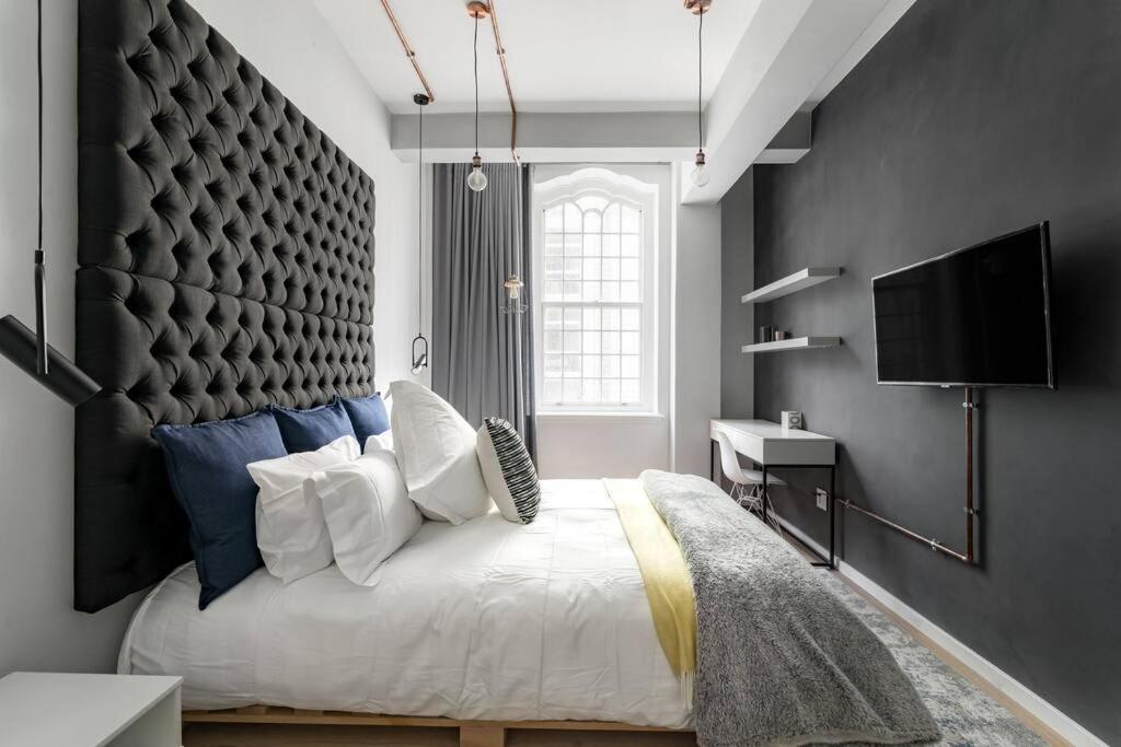 Smart Modern Living In Iconic Building In A Prime Location * Cape Town