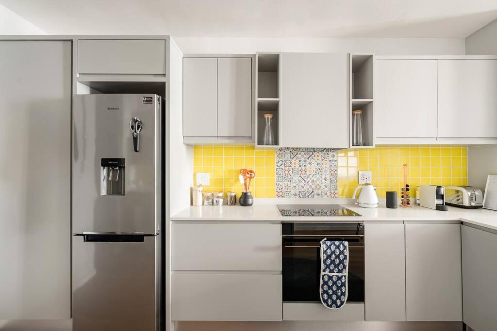 Smart Modern Living In Iconic Building In A Prime Location *